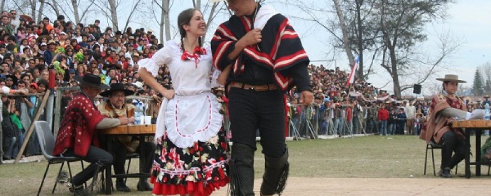 Diversos panoramas de Fiestas Patrias preparan las Municipalidades en todo Chile