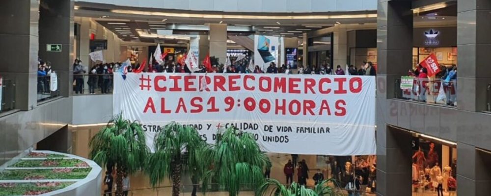 Municipios piden que grandes tiendas funcionen solo hasta las 19:00 horas para mejorar las condiciones de vida de sus trabajadores