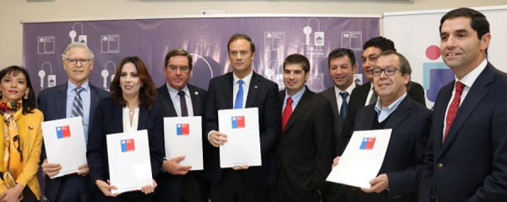 Municipios y Bienes Nacionales firman histórico acuerdo para terminar con los loteos irregulares