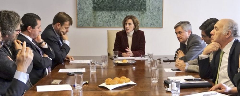 AChM se reúne con la Ministra de Educación Marcela Cubillos para abordar materias de financiamiento de la educación pública