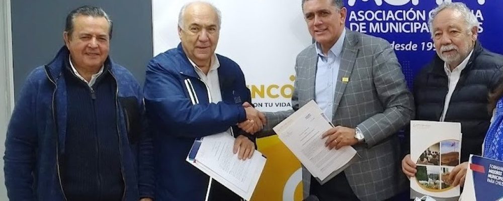 CFT CENCO y la Asociación Chilena de Municipalidades firman convenio de colaboración