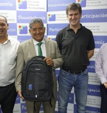 Alcalde de Camarones visitó la AChM