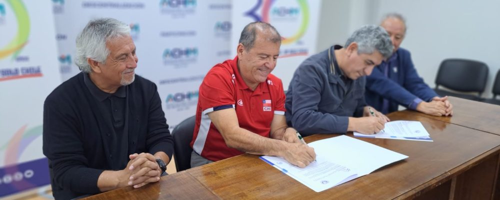 ACHM firma convenio con la Federación de Vóleibol de Chile