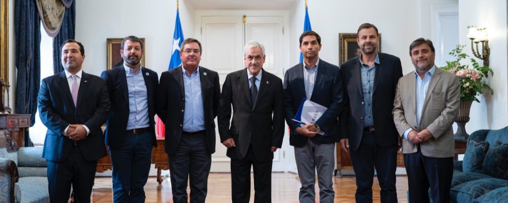 Alcaldes aseguran que Presidente Piñera se comprometió a que el Gobierno aporte el 50% del Fondo Común Municipal