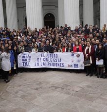 Municipios, Parlamentarios, Consejeros Regionales, ANEF y Organizaciones Sociales entregan misiva al Presidente de la República para avanzar en descentralización