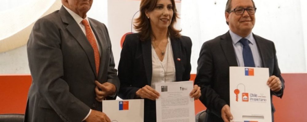 AChM y Subsecretaría de Bienes Nacionales firman convenio Chile Propietario